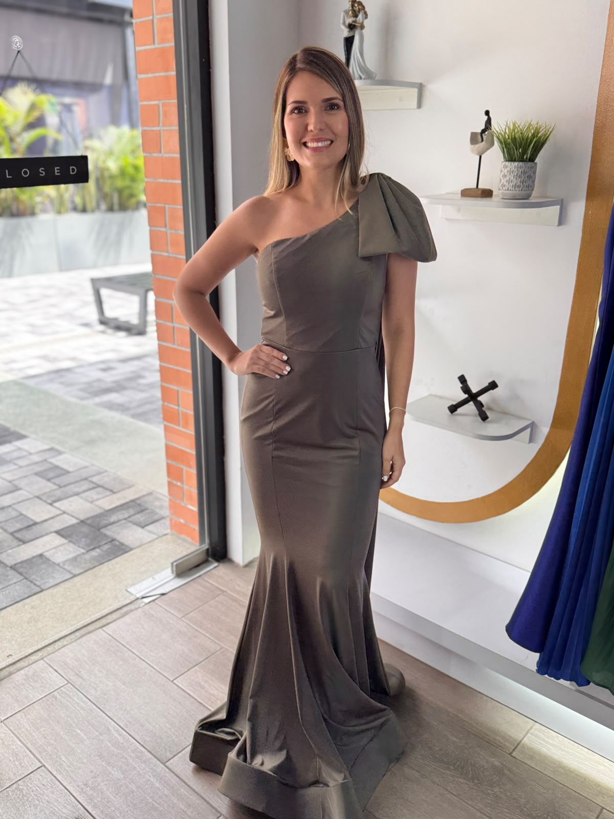 Olive One Should Bow Maxi Dress (Talla M)