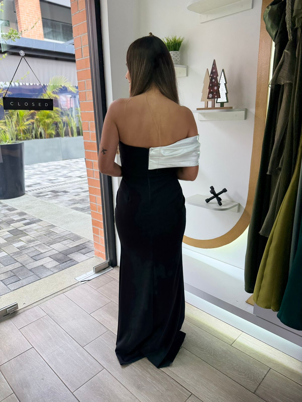 Black Off Shoulder Maxi Dress (Talla L) thumbnail