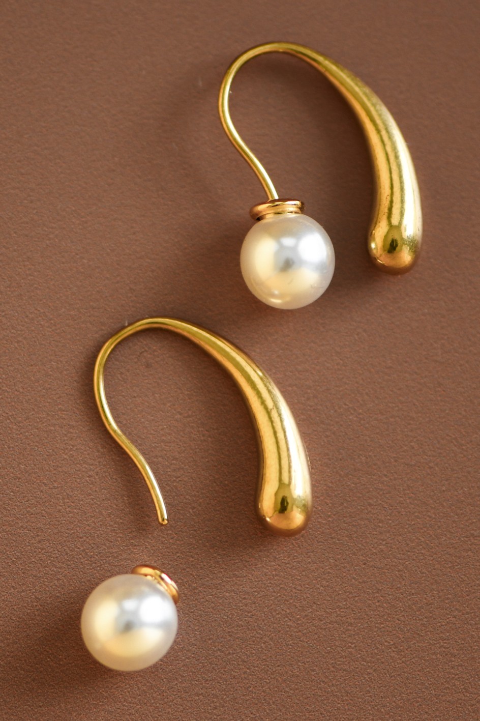Aretes de acero inoxidable 18K Elegantes y Perlados