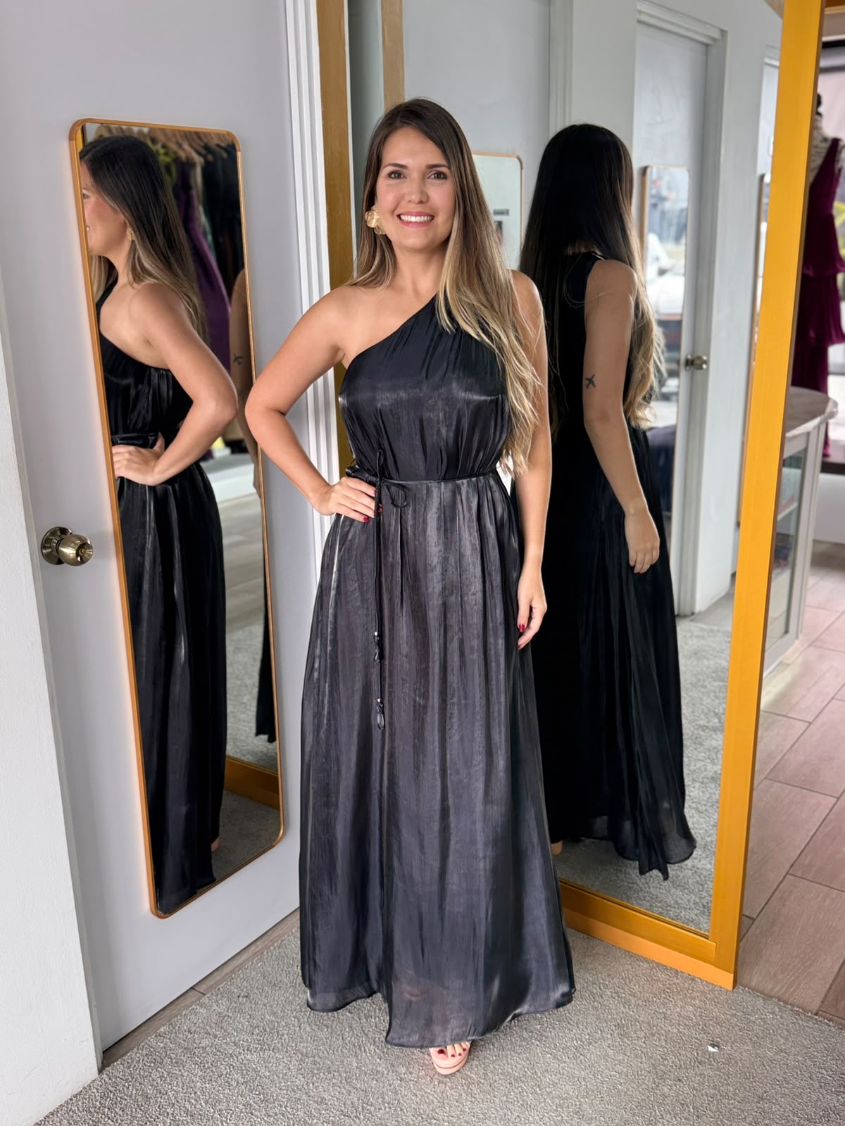 Black One Shoulder Metallic Trim Maxi Dress (Talla L)
