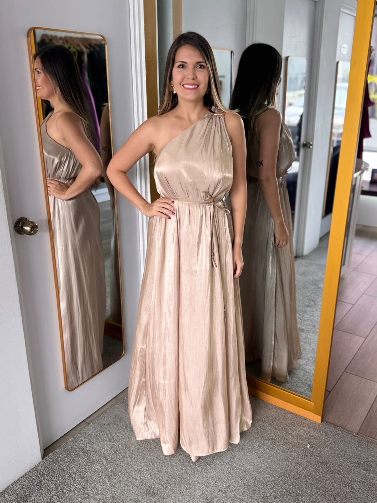 Golden Beige One Shoulder Metallic Trim Maxi Dress (Talla S)
