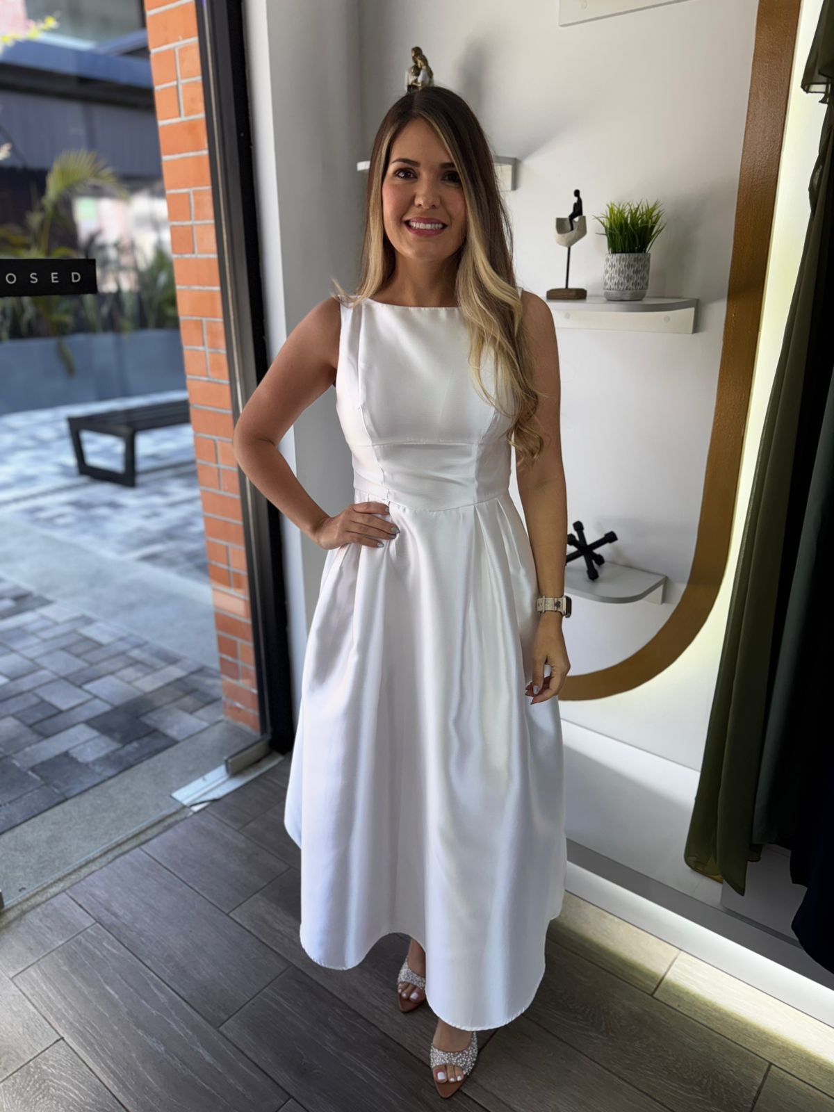 White Elegant A-line Midi Dress (Talla S) thumbnail
