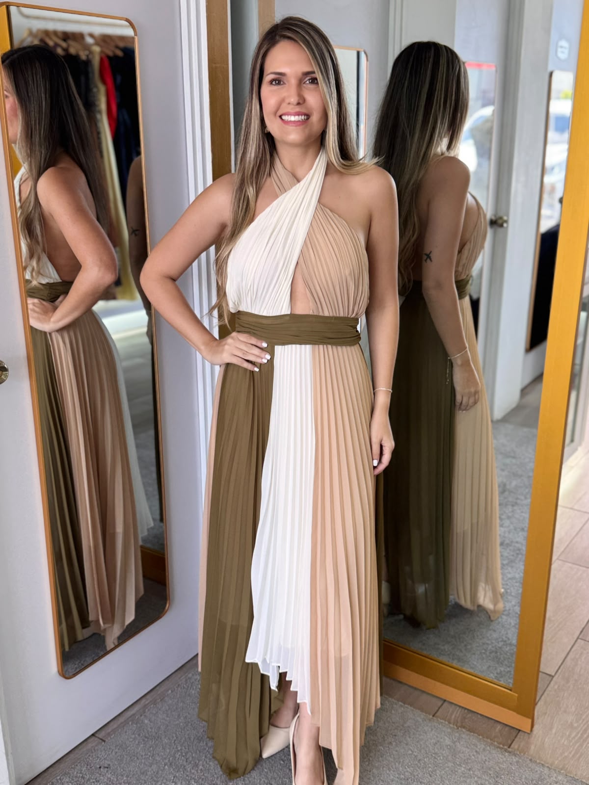 Olive Colorblock Pleated Halter Midi Dress (Talla S) thumbnail