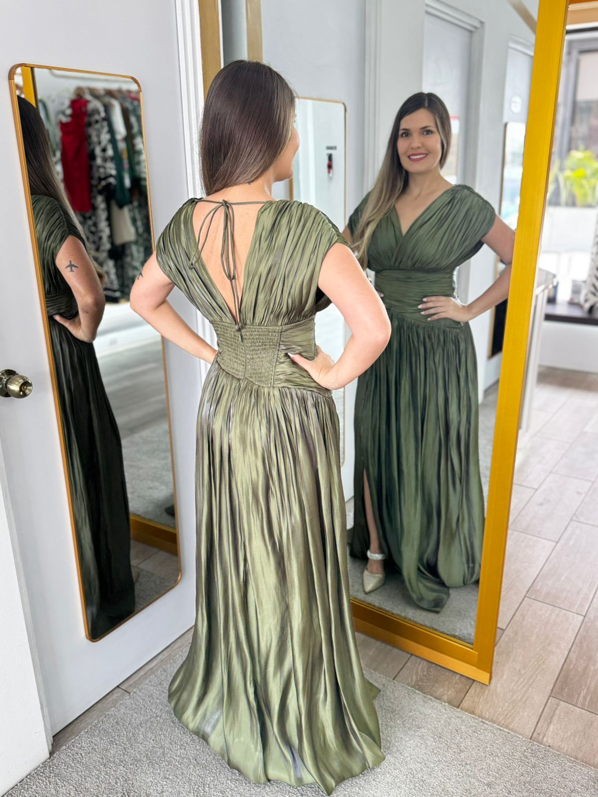 Olive Elegant Pleated Maxi Dress (Talla S) thumbnail