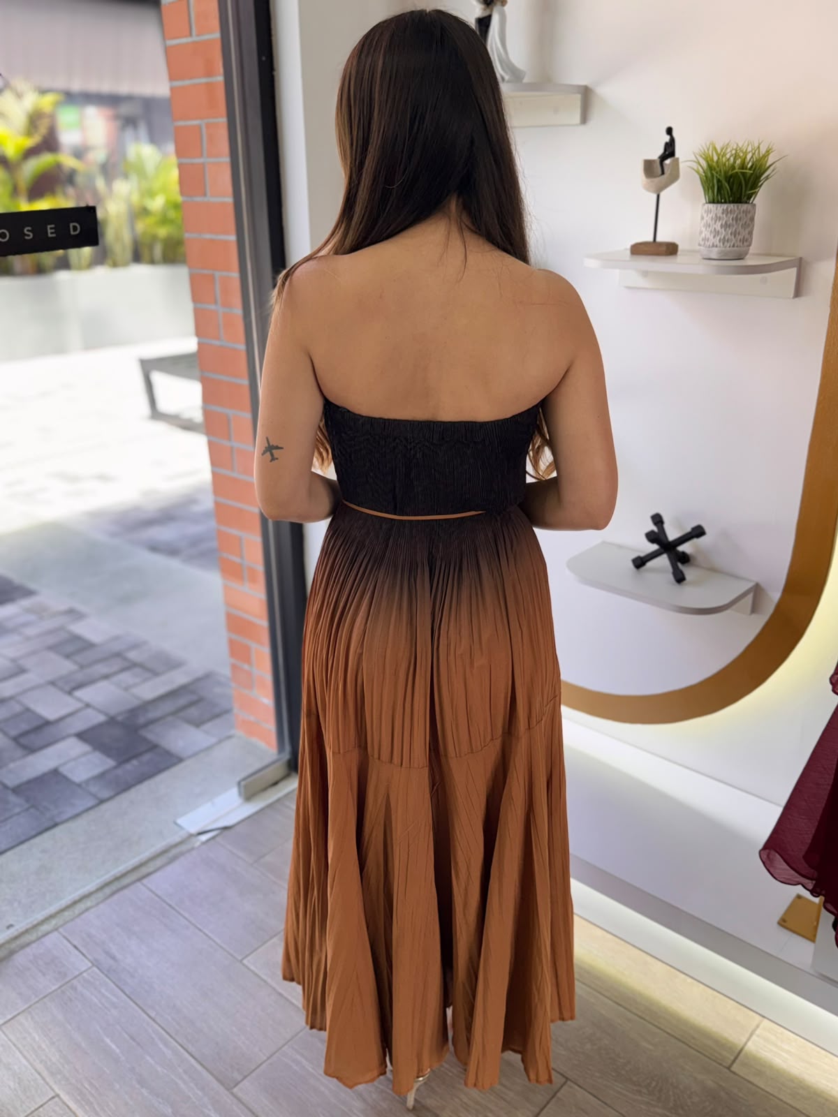 Camel Smocked Tube Pleated Midi Dress (Talla S) thumbnail