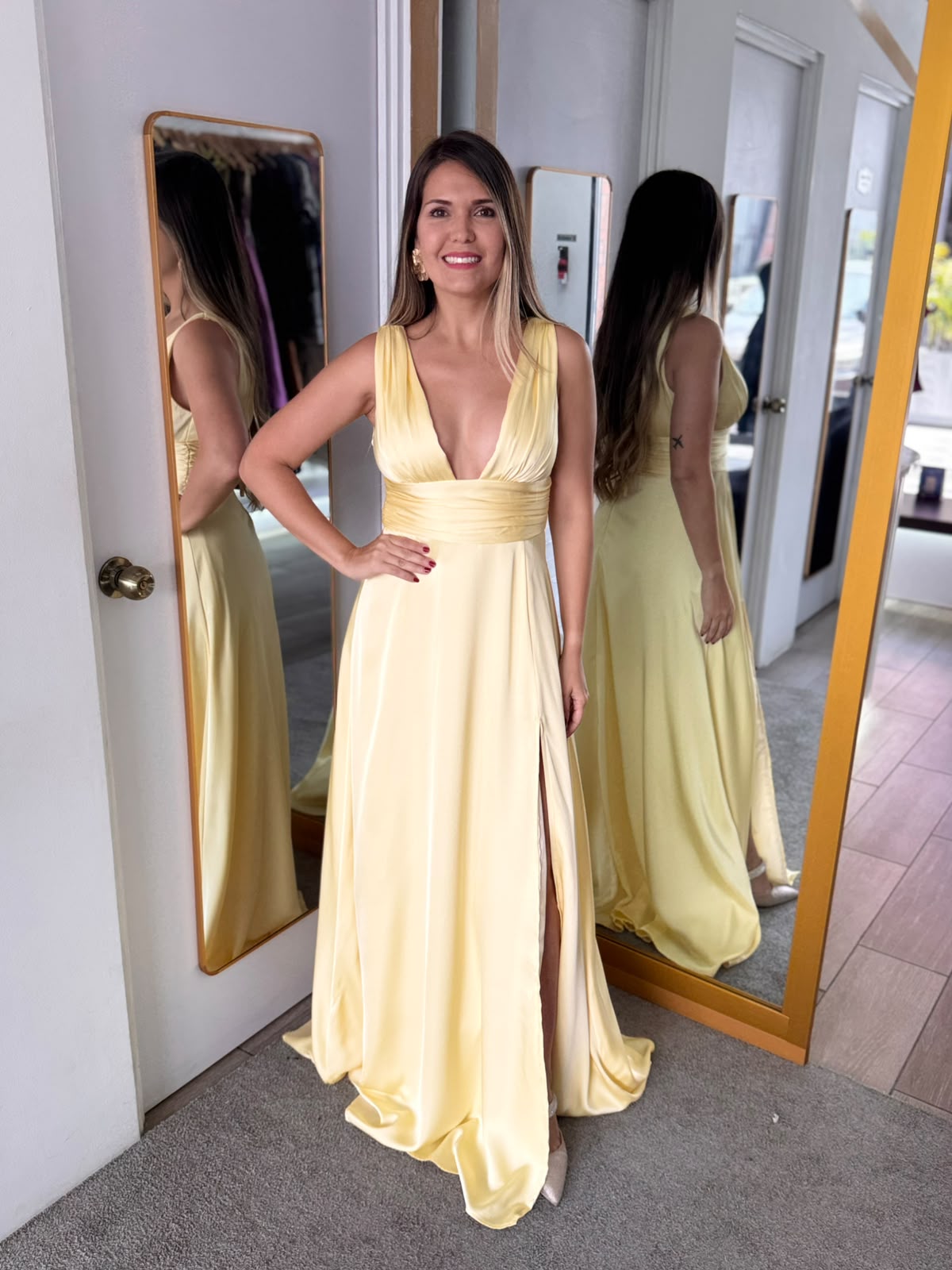 Butter Yellow Elegant V-neck Maxi Dress (Talla S)