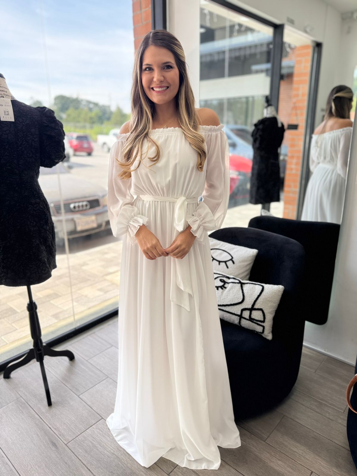 White Elegant Off Shoulder Maxi Dress (Talla M)