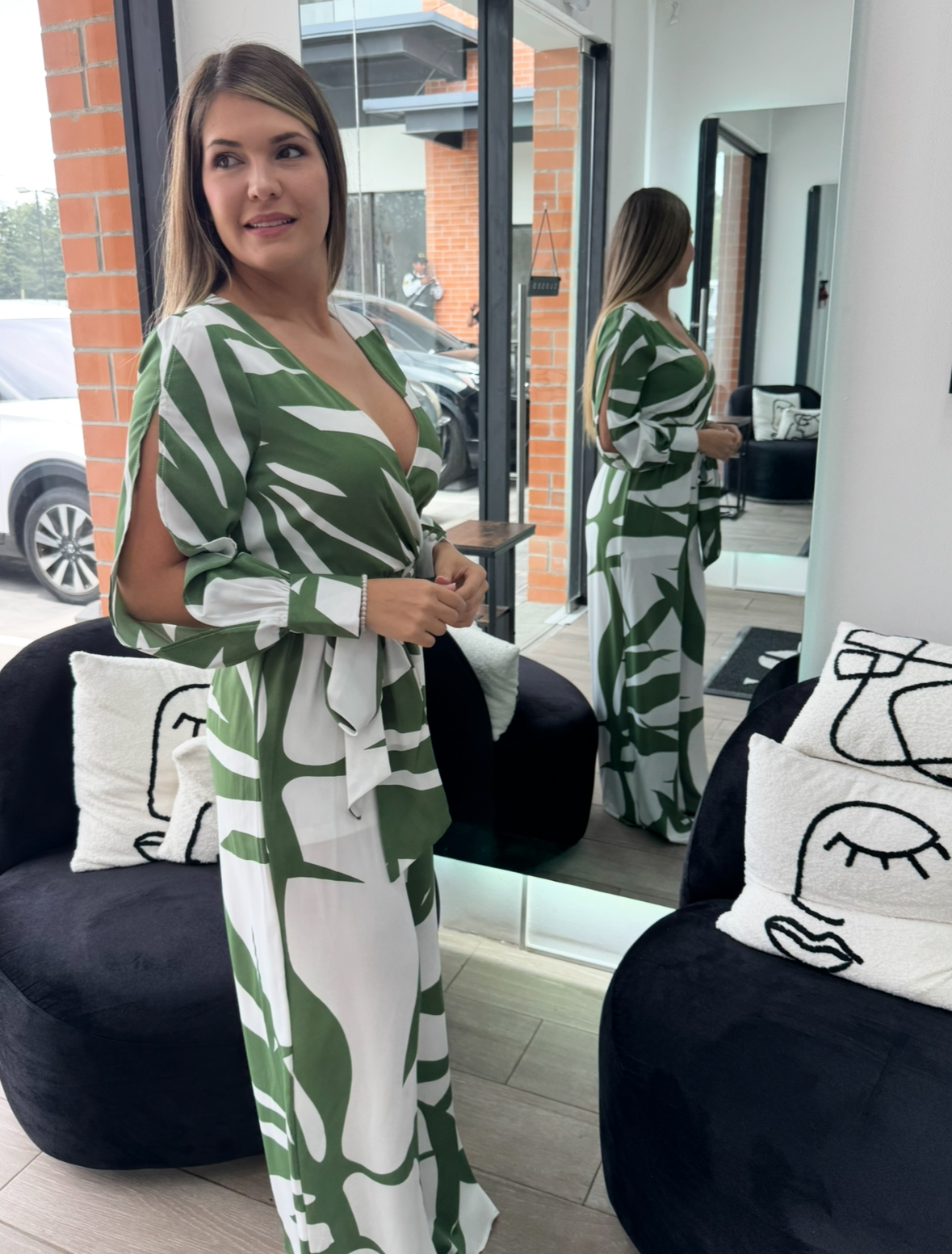Green Tropical print jumpsuit with long sleeves (Talla M) thumbnail