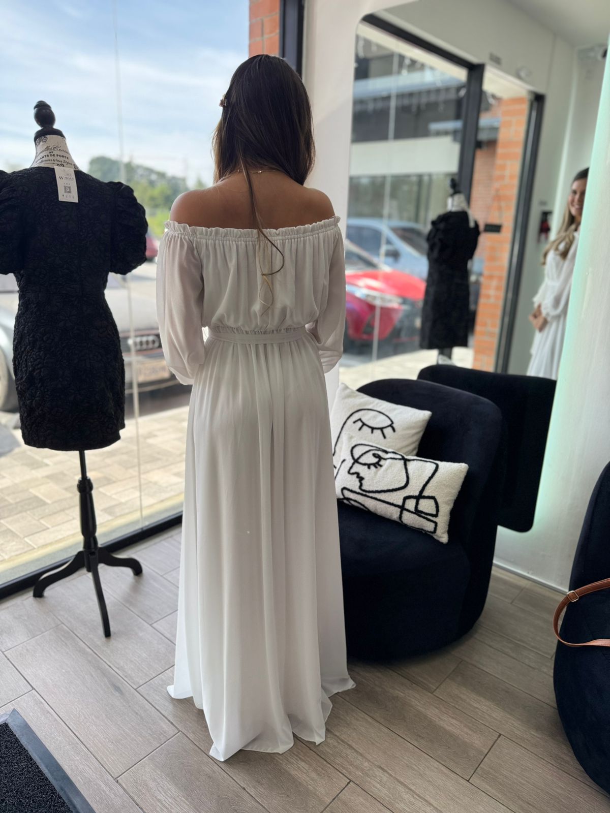 White Elegant Off Shoulder Maxi Dress (Talla M) thumbnail