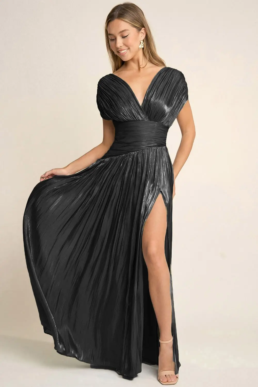 Black Pleated Elegant Dress with Cap Sleeves (Talla S) thumbnail