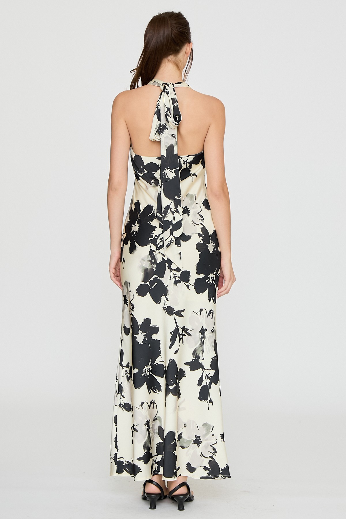 Black Floral Halter Maxi Dress (Talla M) thumbnail