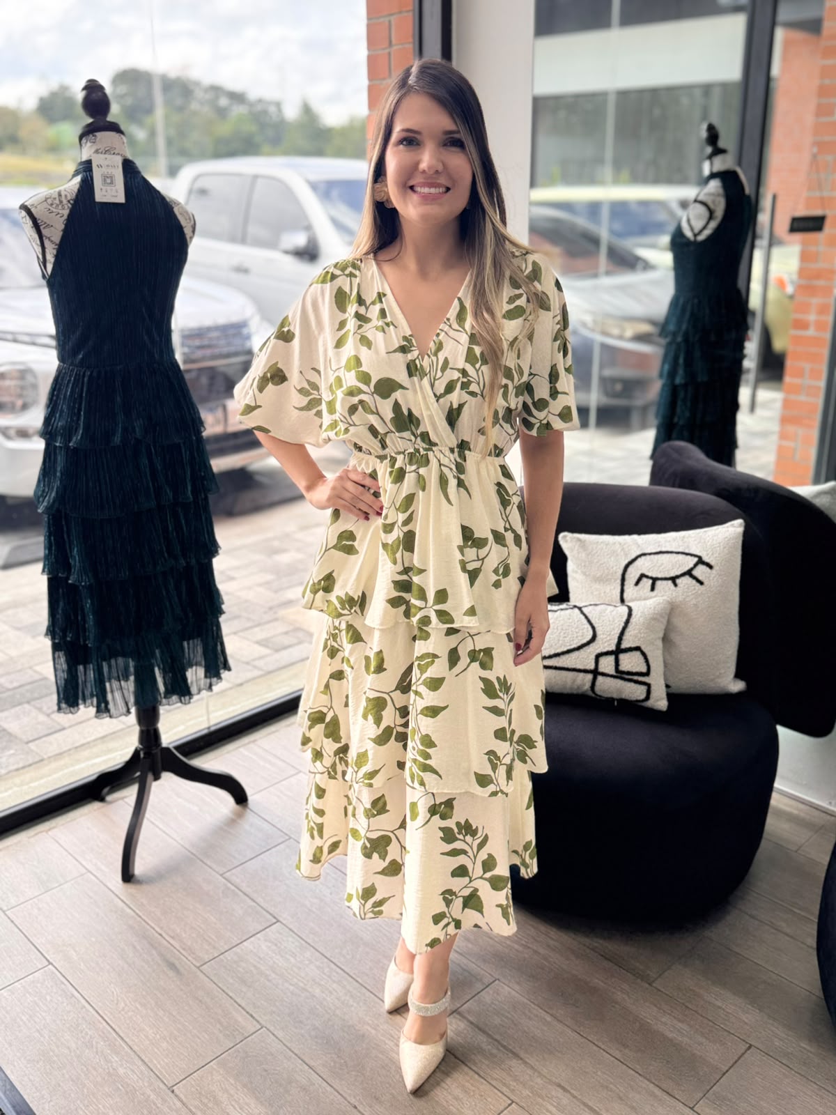 Olive Printed V Neck Tiered Midi Dresses (Talla L)