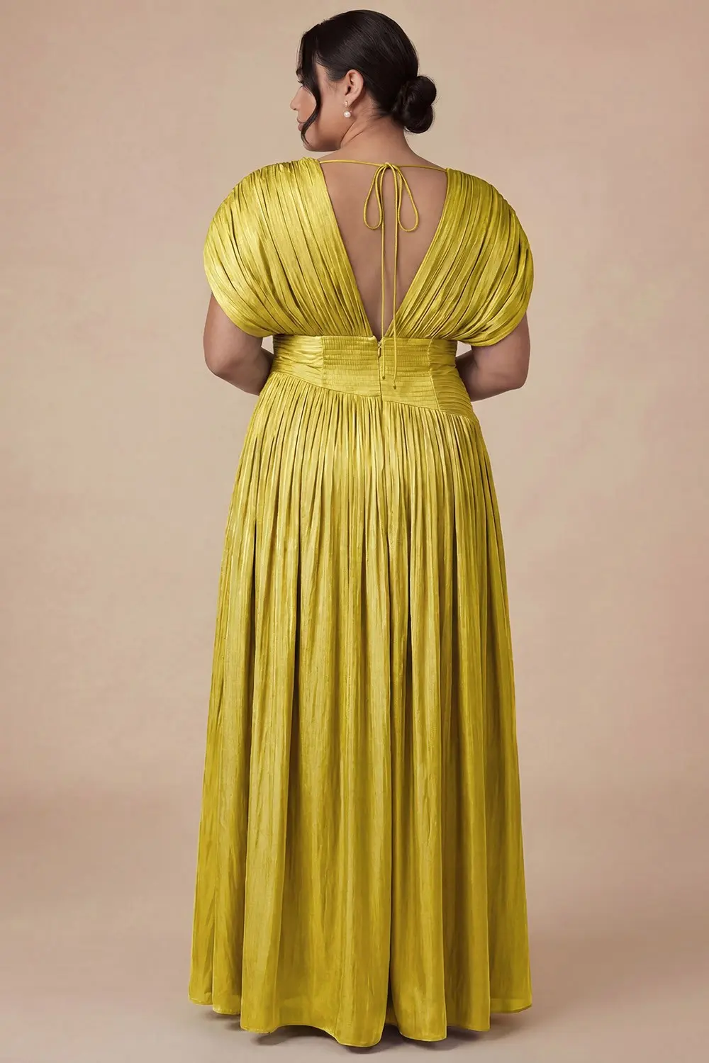 Plus Size Chartreuse Pleated Maxi Dress with Cap Sleeves (Talla 2XL) thumbnail