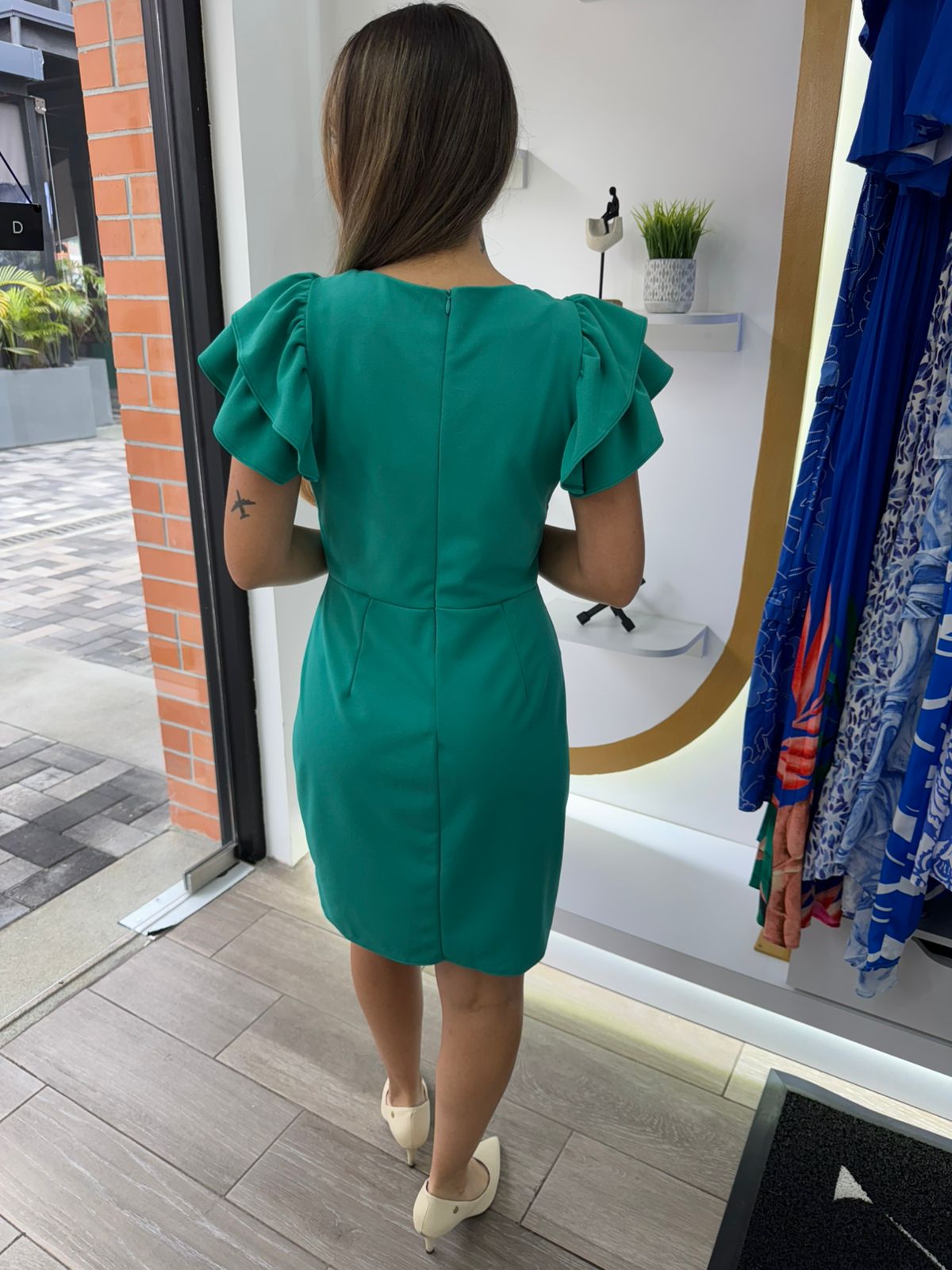 Emerald Solid square neckline dress  (Talla M) thumbnail