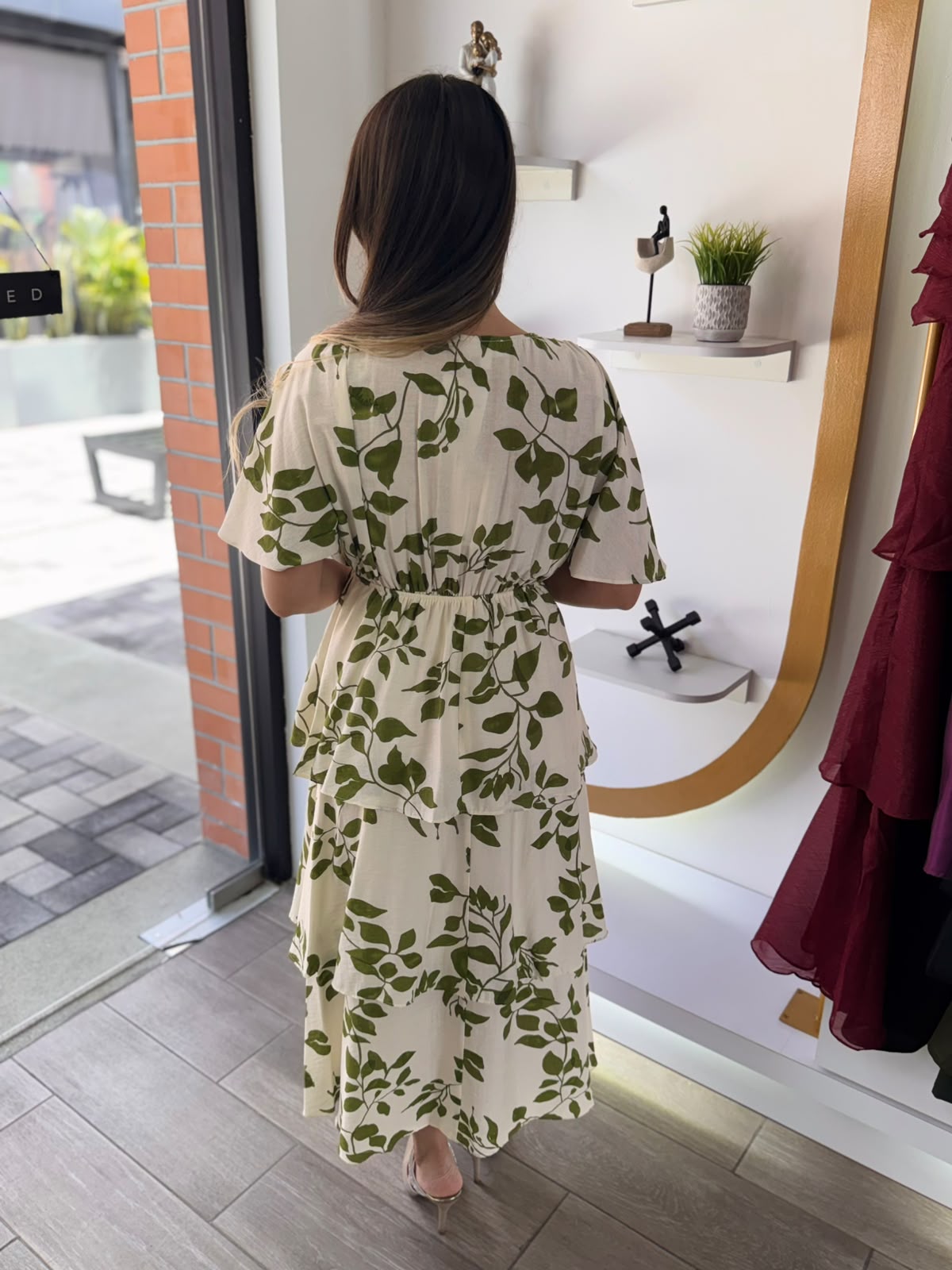 Olive Printed V Neck Tiered Midi Dresses (Talla L) thumbnail