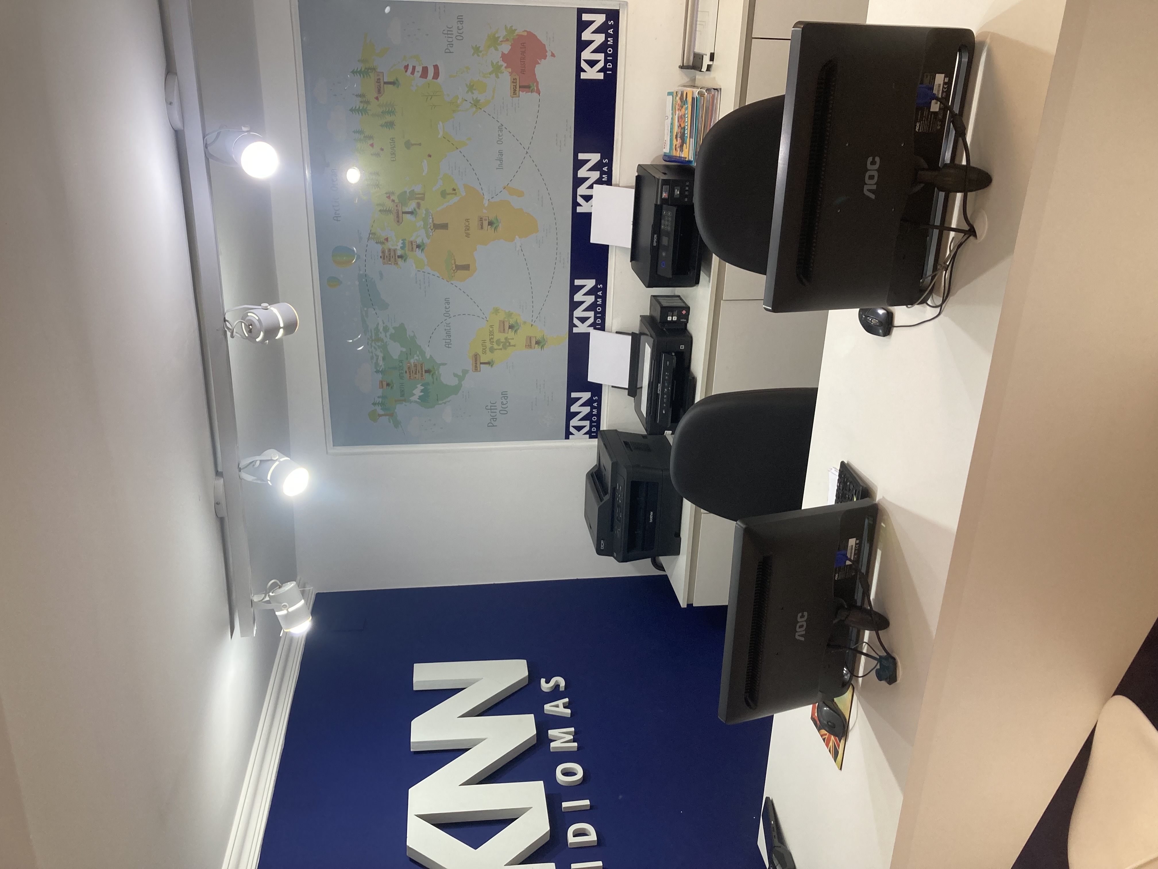 Recepção da Escola KNN CURITIBA (AGUA VERDE)