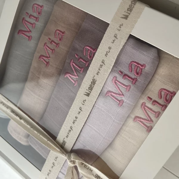 מארז חיטולי טטרא עם רקמת שם פונט מיה