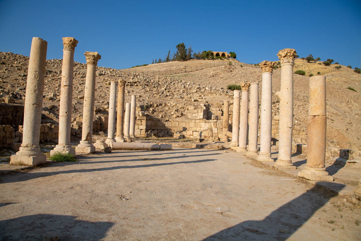 Pella