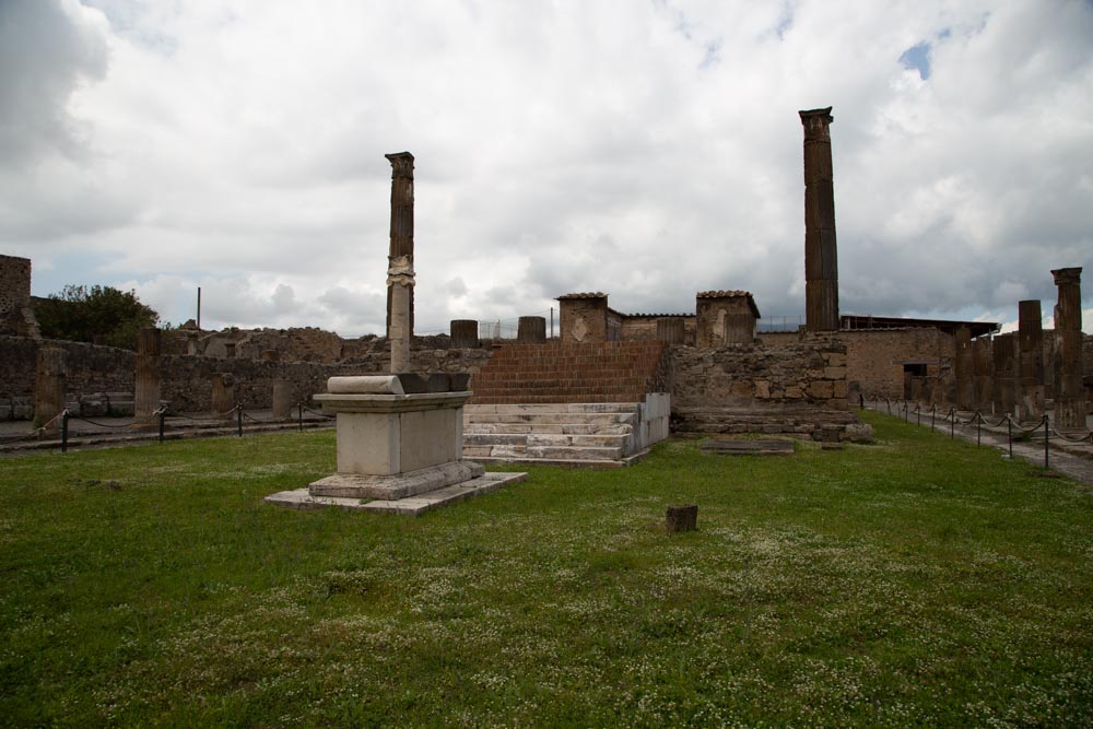 Italy, Pompeii, Roman Forum, Temple of Apollo,  with the statue of  Apollo