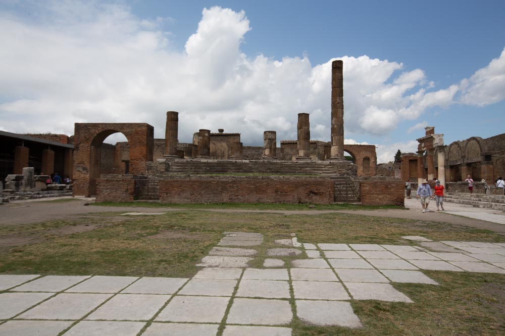 Italy, Pompeii, Roman Forum, Temple of  Jupiter