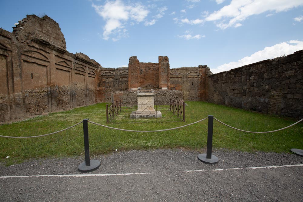 Italy, Pompeii, Roman Forum, Temple of Vespasian (Temple of Genius Augusti)
