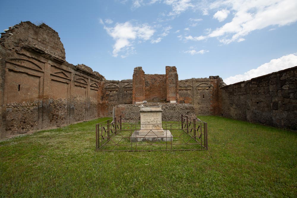 Italy, Pompeii, Roman Forum, Temple of Vespasian  (Temple of Genius Augusti)