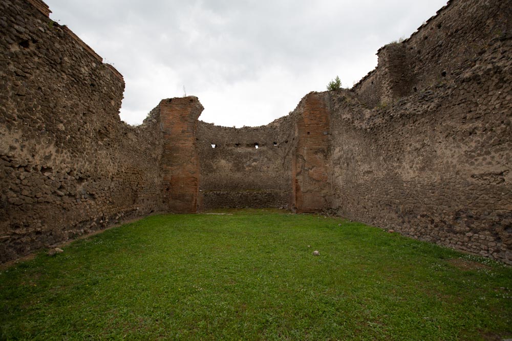 Italy, Pompeii, Roman Forum, the municipal buildings, in the south side of the Forum