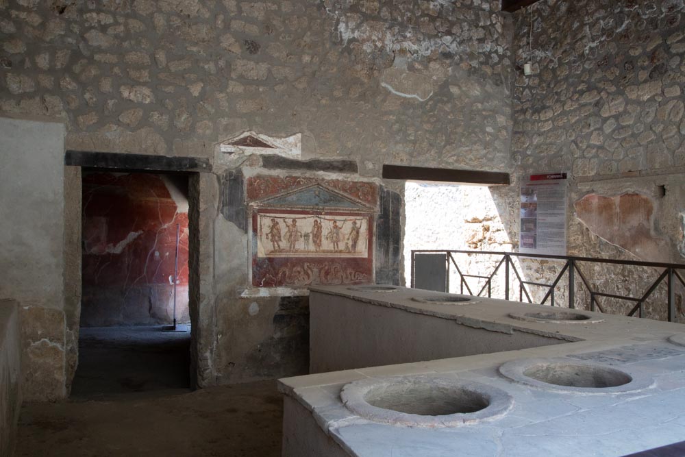 Italy, Pompeii, Thermopolium of Vetutius Placidus1