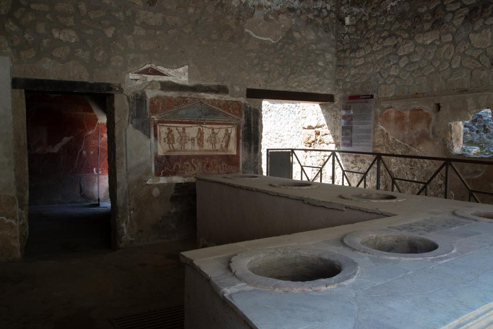 Italy, Pompeii, Thermopolium of Vetutius Placidus2