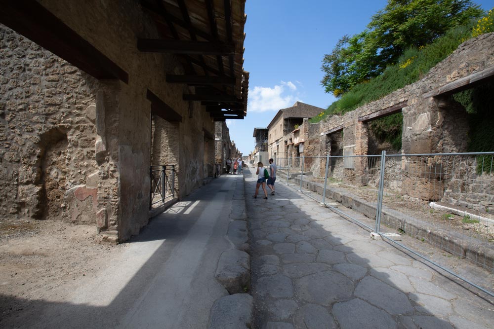 Italy, Pompeii, view of Via dell'Abondanza