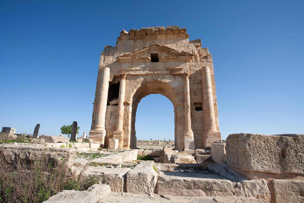 Tunisia, Makthar (Mactaris) -  Arch of Trajan