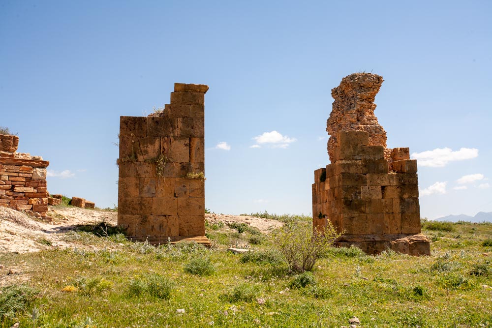 Tunisia, Thuburbo Majus -  Eastern Gate