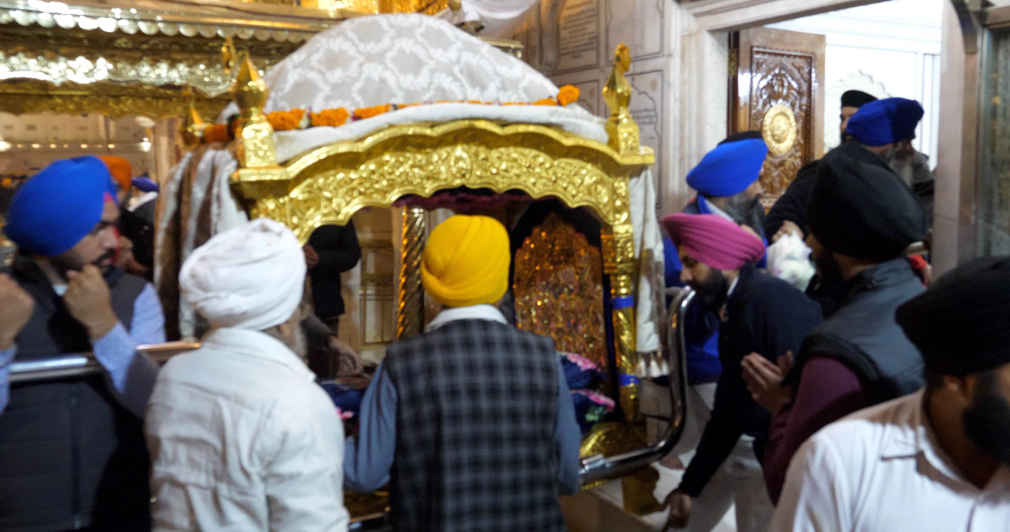 India, Punjam, Amritsar - Golden Temple - Sikh Ceremony (Palki Sanib)