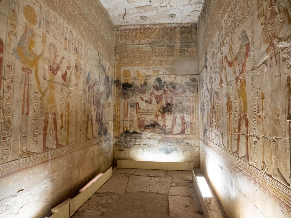 Egypt, Abydos - Temple of Sety I - room west-east side