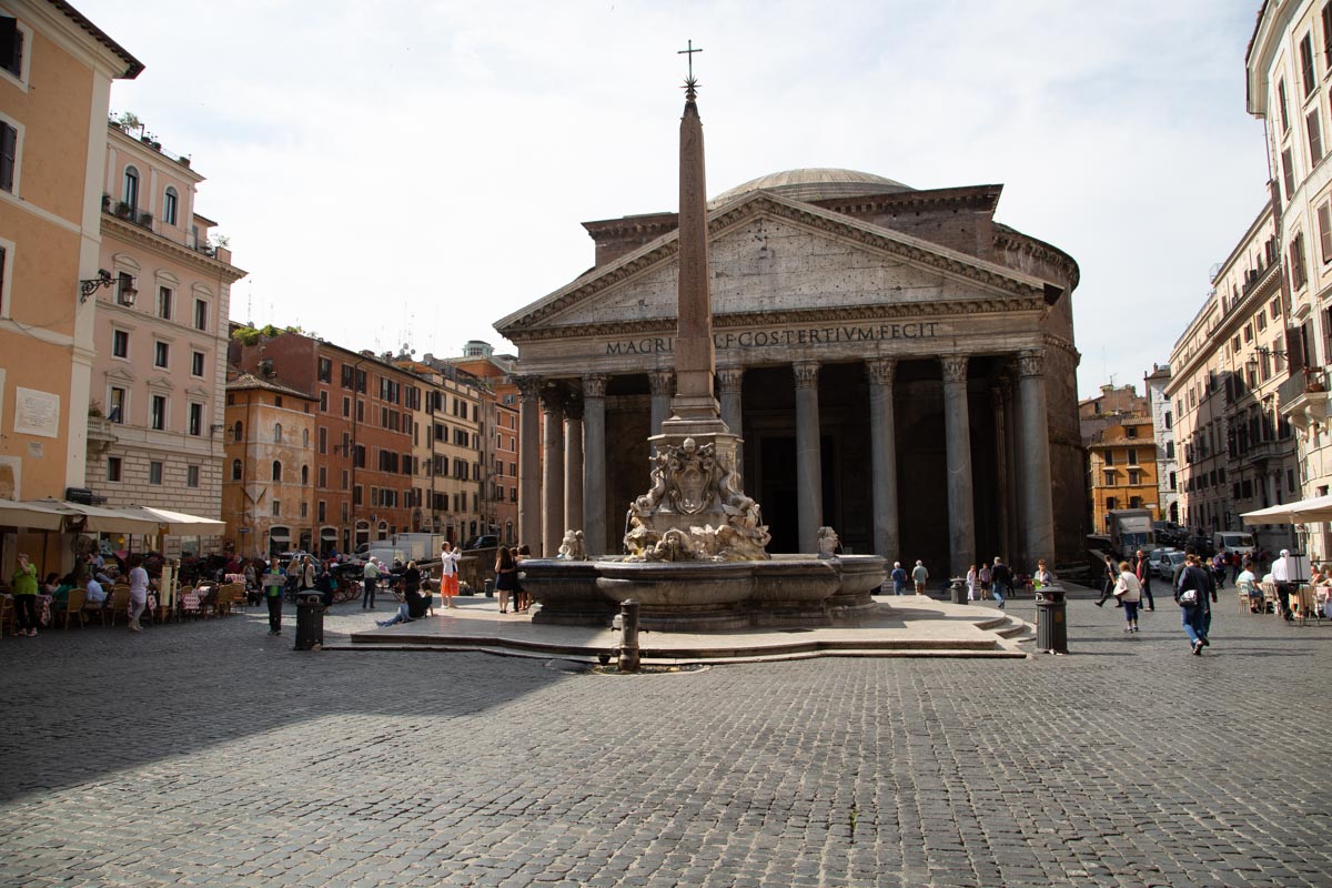 Italy, Rome, Piazza della Rotonda Obelisk (Ramses II) from Egypt Heliopolis