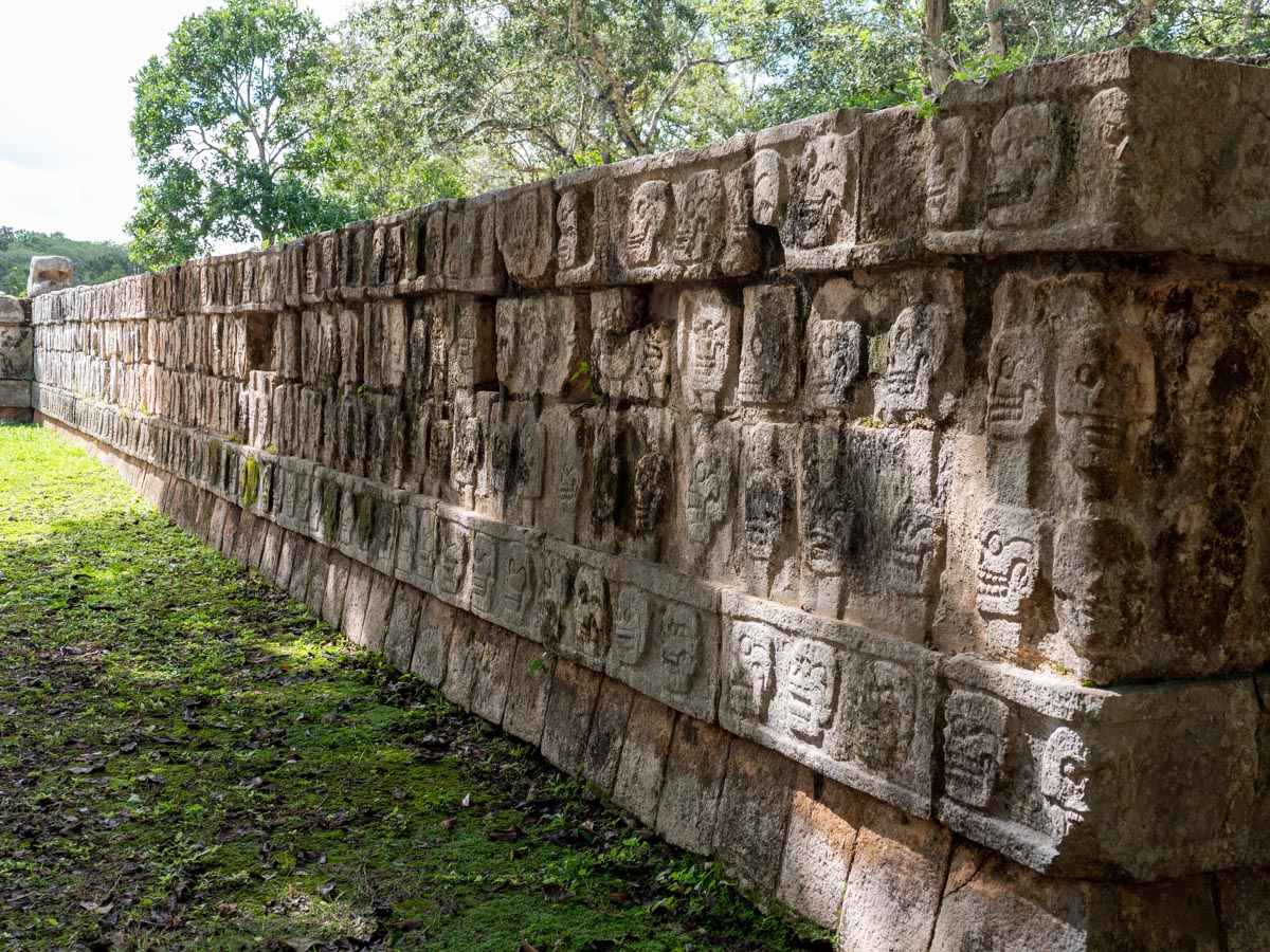 Mexico, Chicen Itza - Skull platform
