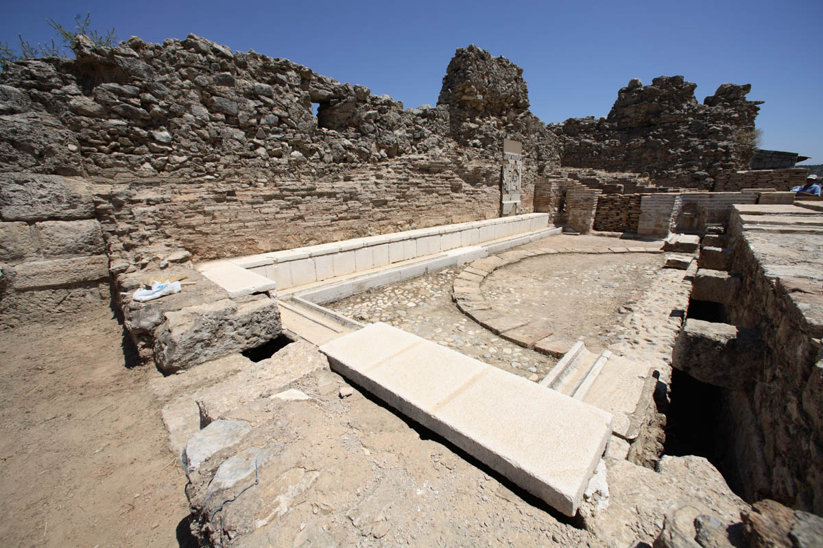 Turkey, Aydin, Magnesia on the Meander - Roman Latrine