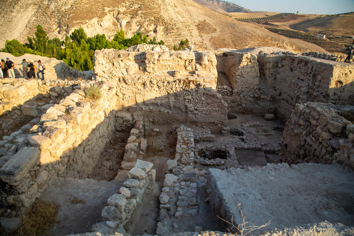 Jordan, Pella - Bronze age finds