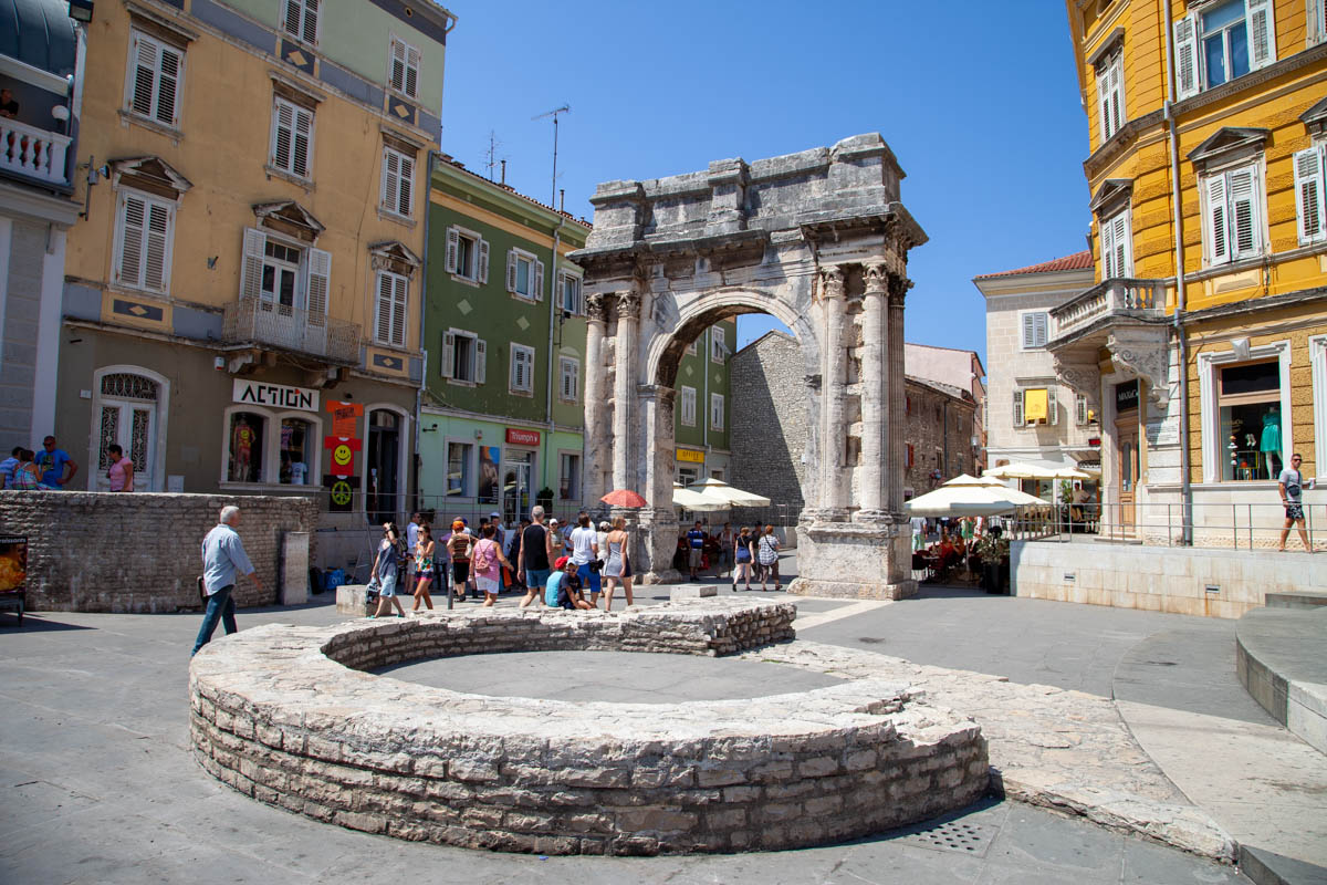 Pula, Roman Arch -Sergii
