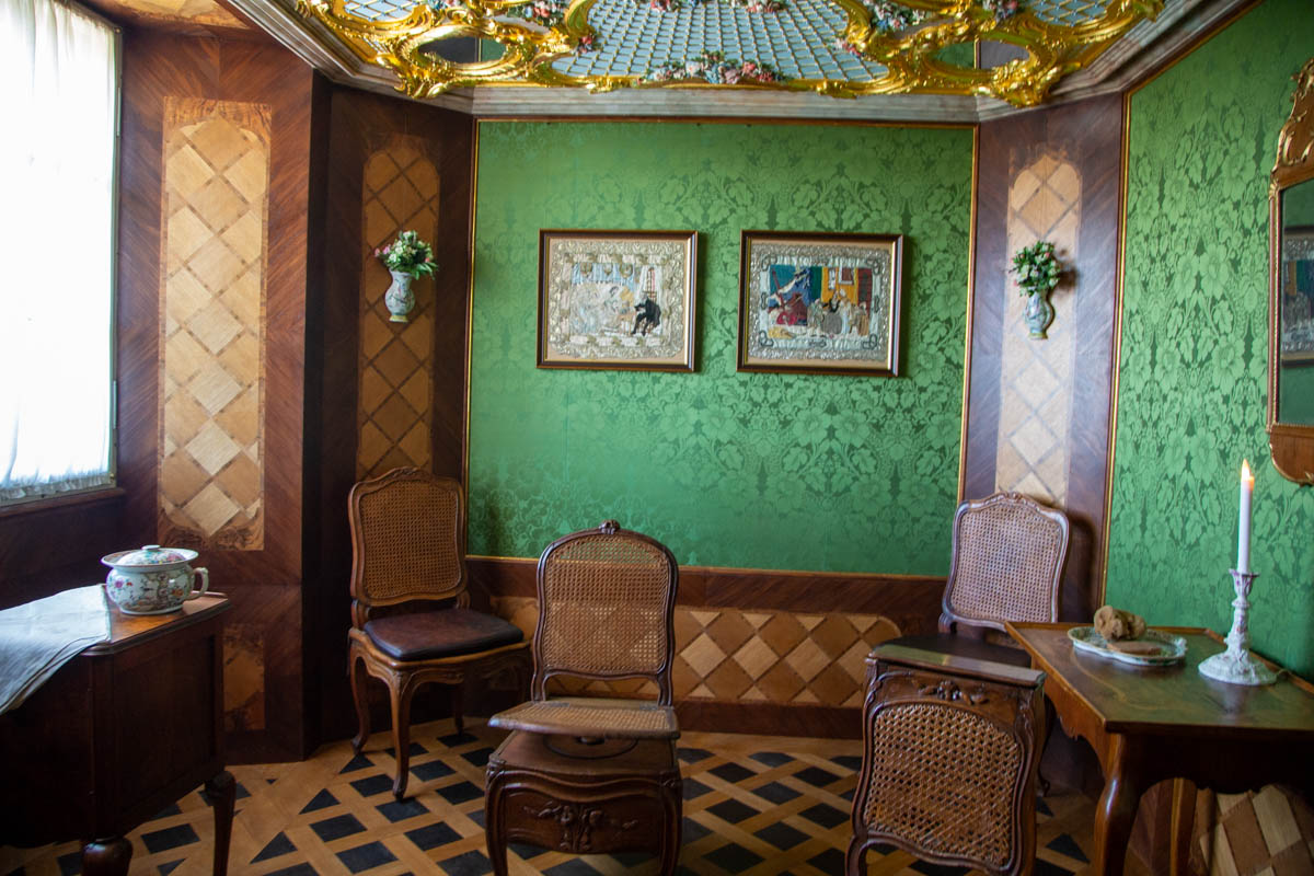 Latvia, Baroque Rundale palace - Duchess toilet room