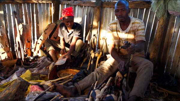 Tanzania, Traditional -making wood statues