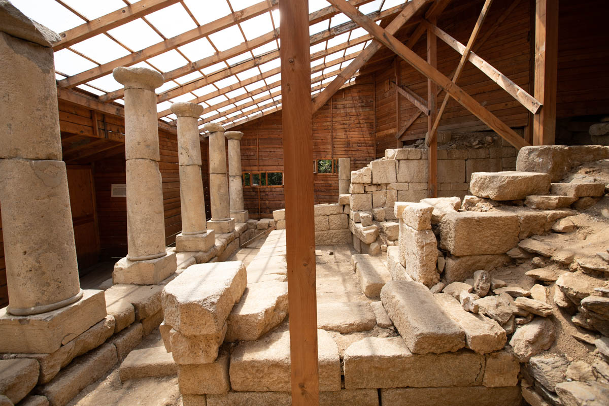 Bulgaria, Starosel - Horizon Thracian tombs