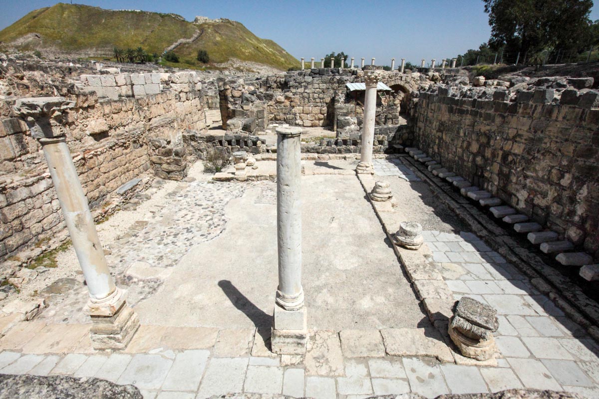 Israel, Bet She’an (Nysa-Scythopolis) - Roman Latrine