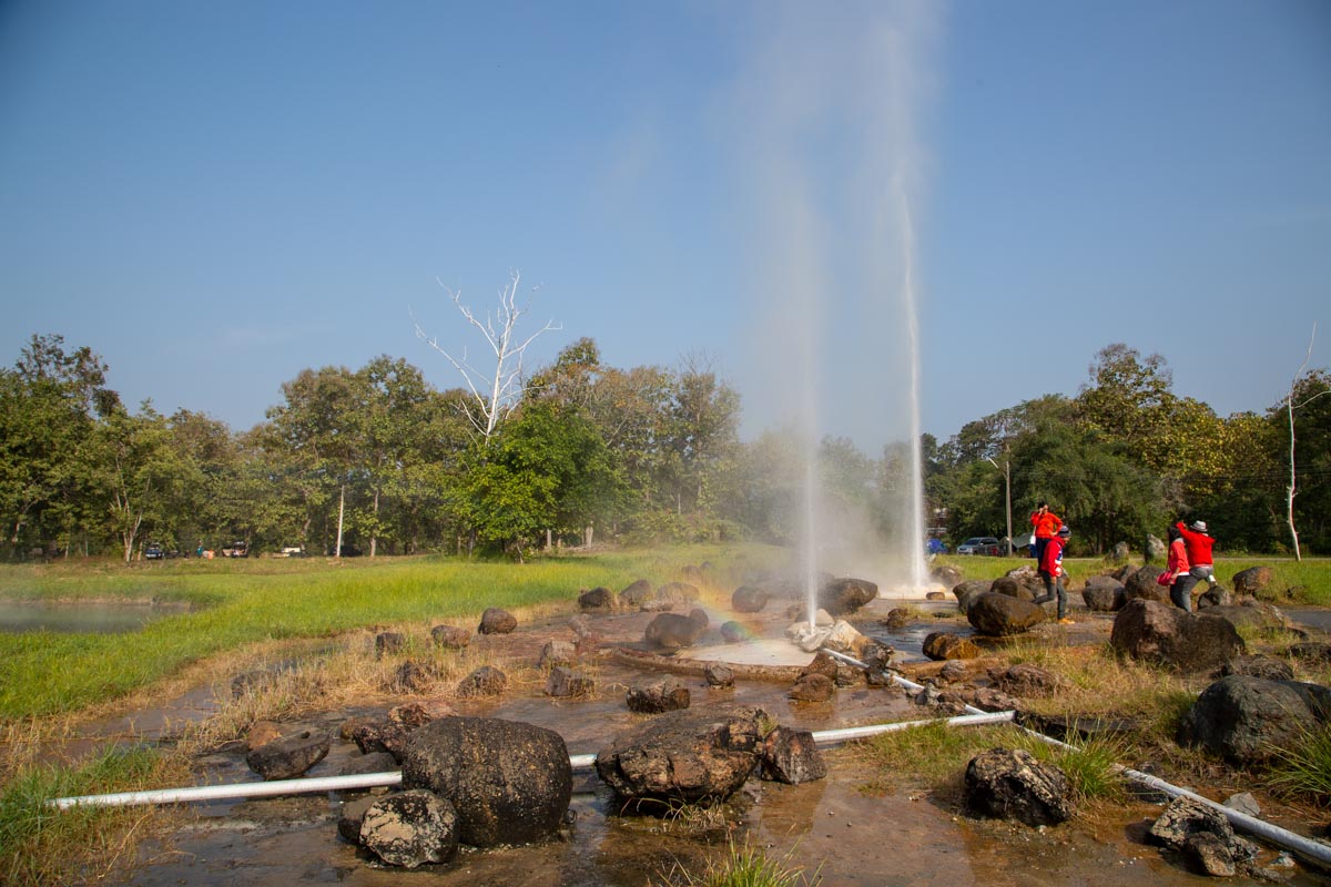 San Kamphaeng hot springs