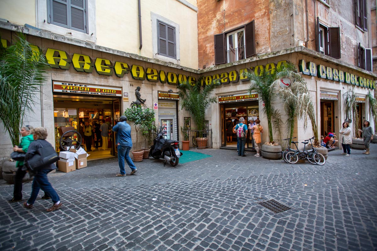 Italy, Rome - Cafe d'oro