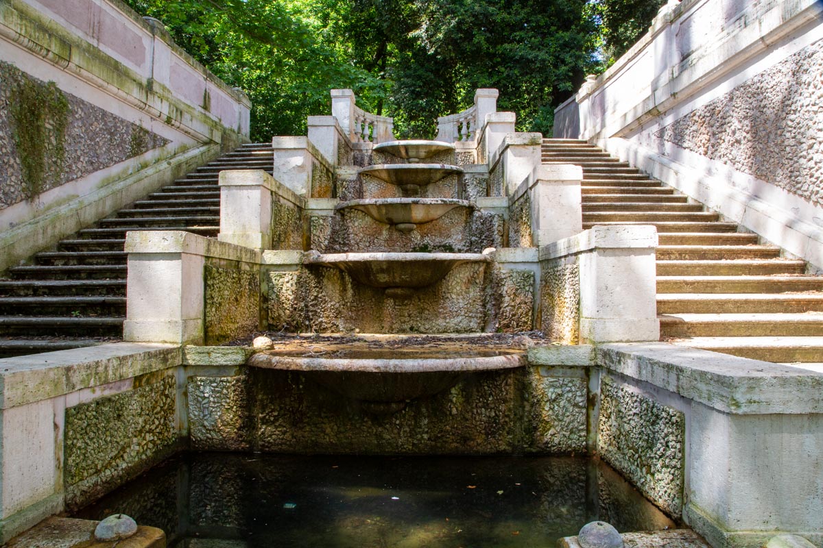 Italy, Rome, Botanical gardens - fountain of eleven jets 1742  Ferdinando Fuga