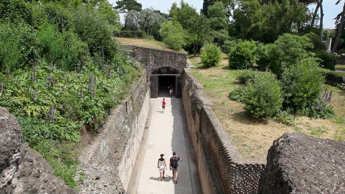 Italy, Rome, Palatine Hill - Cryptoporticus