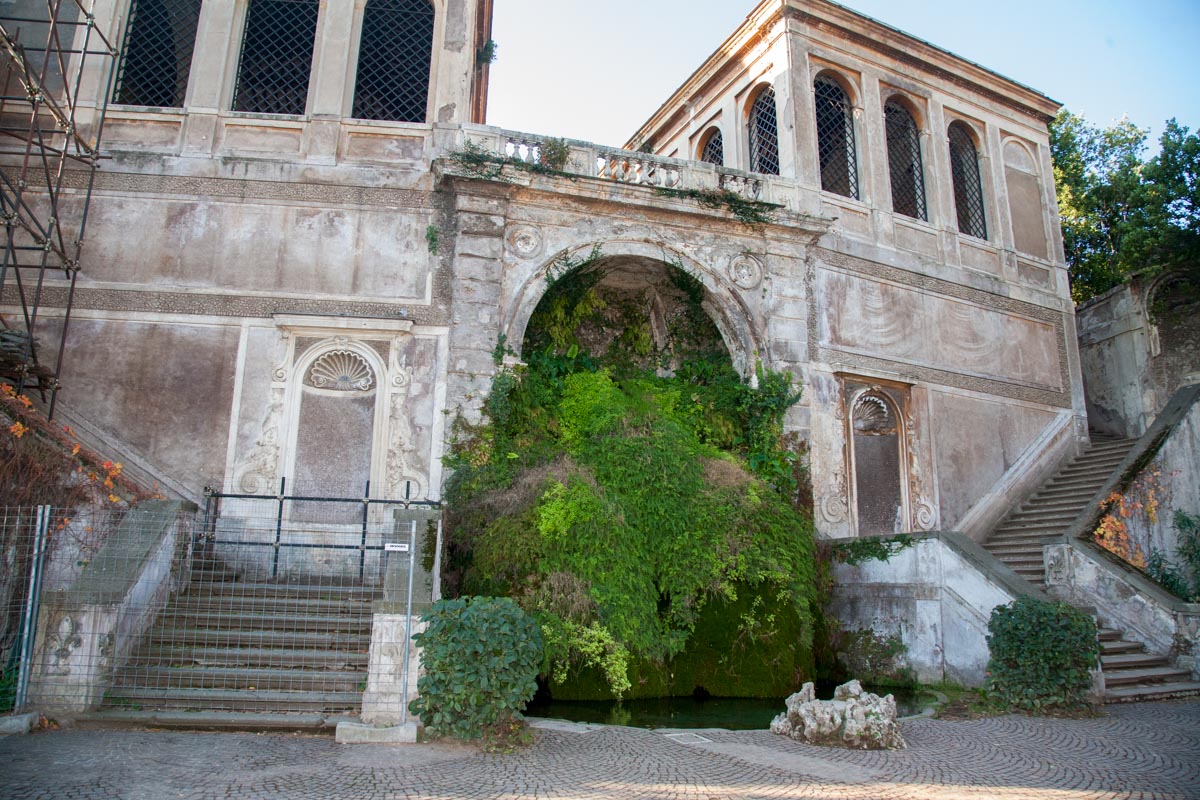 Italy, Rome, Palatine Hill - Farnese gardens
