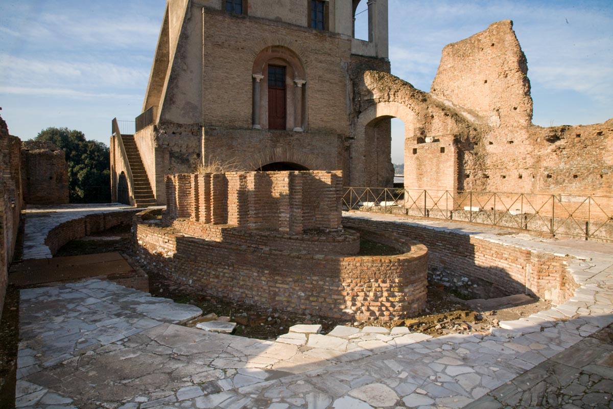 Italy, Rome, Palatine Hill - Flavian palace nymphaeum