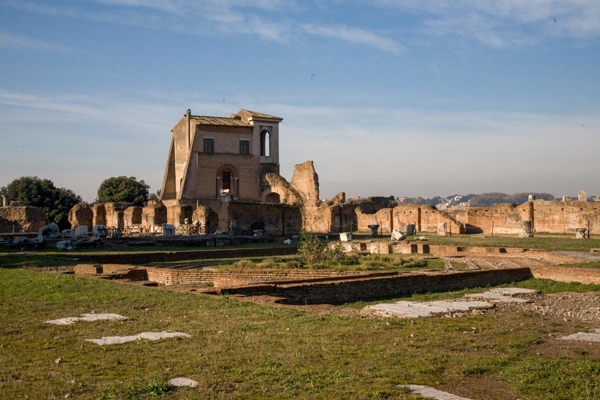 Italy, Rome, Palatine Hill - Flavian palace peristyle
